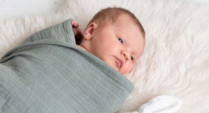 Wakkertijden en slaapsignalen herkennen bij baby