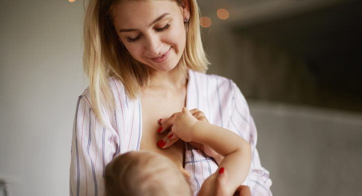 Borstvoeding tandemvoeden baby mama tijdens zwangerschap