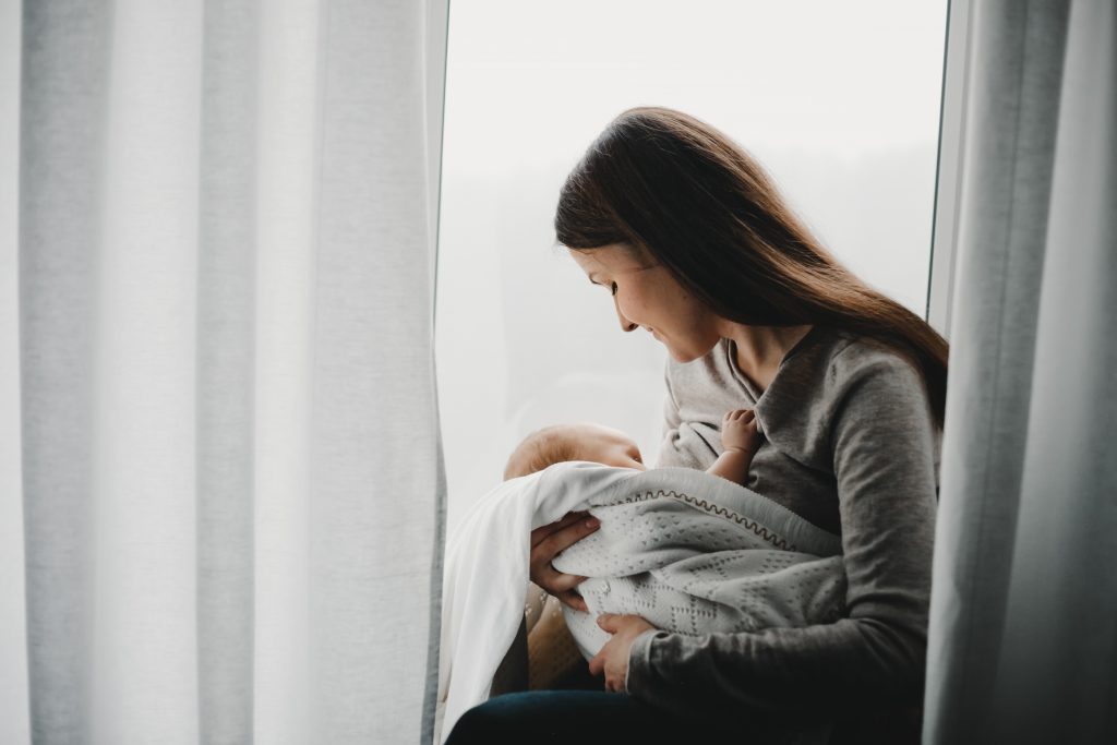 pre en postnatale hulp van lactatiekundige onder mama's